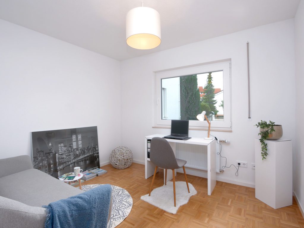 E52D1286-F154-4D7E-BCBA-22449FBC4F62_1_102_o